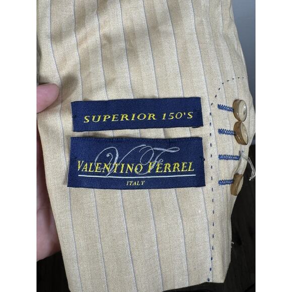 Valentino Ferrel Superior 150’s Beige Pinstripe Suit Jacket 48L / Pants 43L - Picture 2 of 12